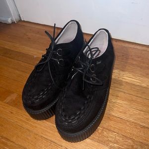 Like new condition Creeper style shoes. Super cute and fun!